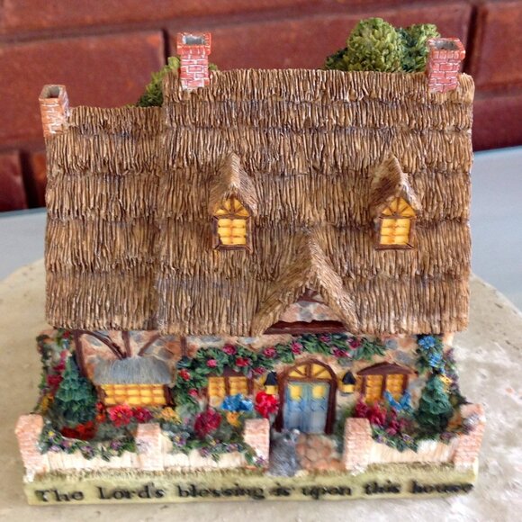 Adorable Cottage Collectible "The Lord's Blessing is Upon this House" - Picture 1 of 6